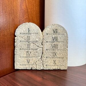 Vintage Stone-Look Ten Commandments Tablets Small Wall Plaque, Religious 6”x7”